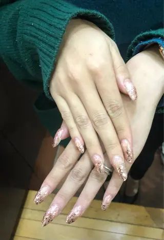 ネイル イパラギレ ミラグロスのネイルデザイン