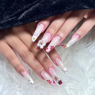 ネイル ENsalon AKIRAのネイルデザイン