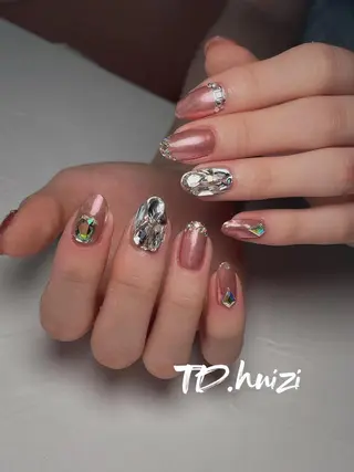 ミディアム めぐみのネイルサロン スタッフ練習のネイルデザイン