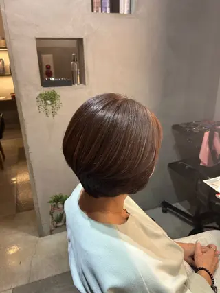 ショート カラー 艶カラー／ベージュ/ ショート/安岡哲兵のヘアスタイル