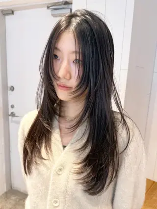 カラー セミロング ITbyALBUM 藤沢店のヘアスタイル