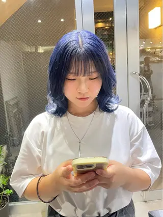 カラー ミルクティーベージュ ブリーチ🖤サヤカのヘアスタイル