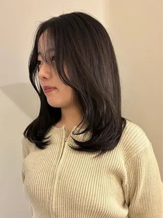 セミロング カラー 落合希 Olivebeigeのヘアスタイル