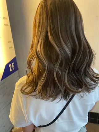 ロング カラー attrait茅ヶ崎 関根美歩のヘアスタイル