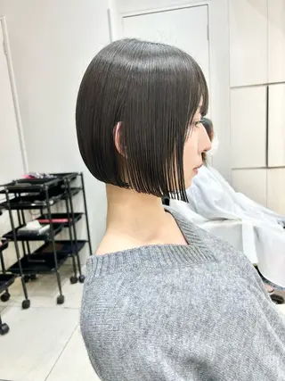 ショート ボブ×艶髪｜ 艶カラー🩶石橋怜大のヘアスタイル