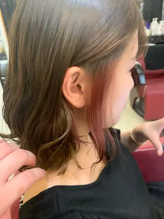 ミディアム カラー SEAM アキホのヘアスタイル