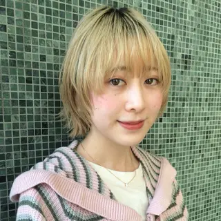 ミディアム 栄/レイヤーカット/ ベージュカラー/モモのヘアスタイル