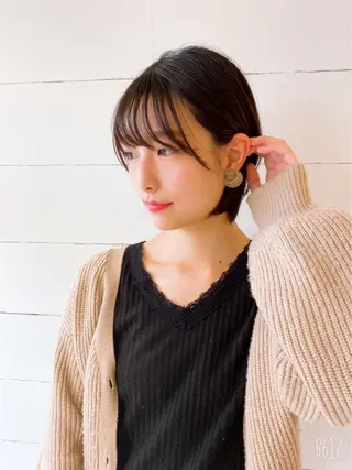 ショート esse大阪茶屋町店所属・レイヤーカット 新井田陽寿のヘアスタイル