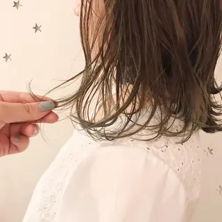 ミディアム カラー 市川 千夏のヘアスタイル