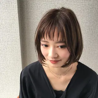 ミディアム ERIKO Tのヘアスタイル