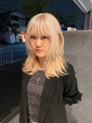 セミロング レイヤーカット/ ダブルカラーサクライのヘアスタイル