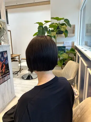 ショート カラー 鈴村 大介のヘアスタイル
