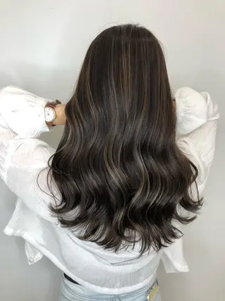 セミロング 手島 カミラのヘアスタイル