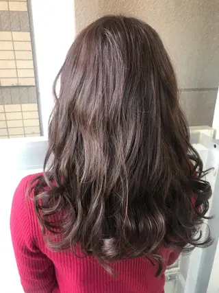 セミロング 岩谷/ブリーチ 🪽透明感カラーのヘアスタイル