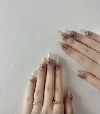 ネイル RAFFINE haru🦋🩵のネイルデザイン