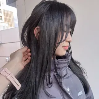 セミロング カラー 艶カラー🫧 猿渡 響のヘアスタイル