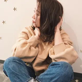 ミディアム カラー 市川 千夏のヘアスタイル