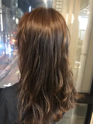 セミロング カラー 髪質改善&ブリーチ 伊勢 祐一郎のヘアスタイル