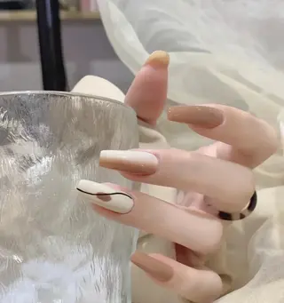 ネイル RAFFINE haru🦋🩵のネイルデザイン