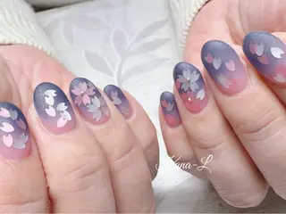 ネイル 芦辺 香奈のネイルデザイン