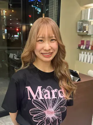 ロング カラー 寺澤 花梨のヘアスタイル