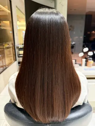 セミロング AVANCE emiのヘアスタイル