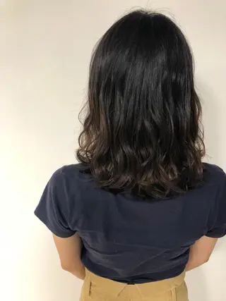 ミディアム 野坂 梨乃のヘアスタイル