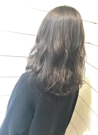 ロング カラー 鍵山 千秋のヘアスタイル