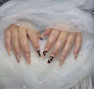 ネイル T.Lee Nail Lilyのネイルデザイン