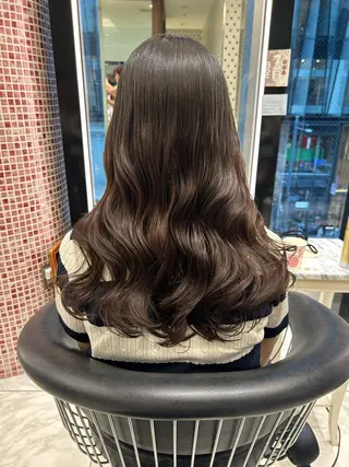 セミロング カラー パーマ 韓国っぽ透け感カラー マンツーマン🫧なおのヘアスタイル