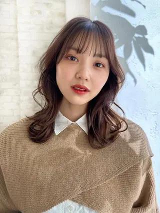 ミディアム カラー 大人レイヤー×艶髪 小久保　春暁のヘアスタイル