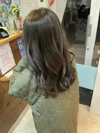 ロング カラー 山田 梓のヘアスタイル