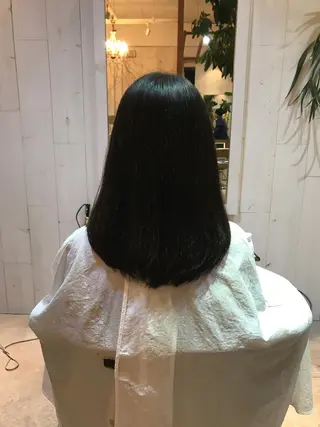 ミディアム 長尾 桃佳のヘアスタイル