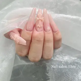 ネイル Nail Salon Ehre 梅田店所属・Nail salon Ehre Reiのネイルデザイン