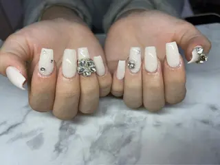 ネイル マツエク・マツパ アイブロウ Nail&eye Belire 新宿のネイルデザイン