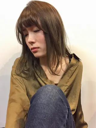 セミロング カラー 安達 俊亮のヘアスタイル