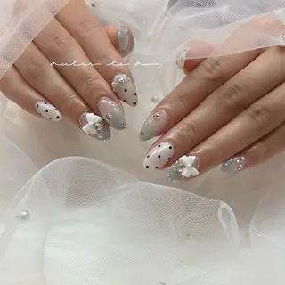 ネイル aulir le'a 【ｱｳﾘｰﾚｱ】のネイルデザイン