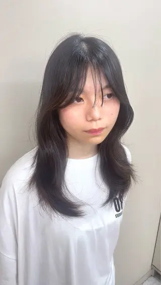 セミロング KEITO/髪質改善 ／白髪ぼかしカラーのヘアスタイル