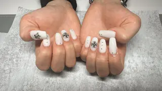 ネイル 長谷川 奈緒美のネイルデザイン