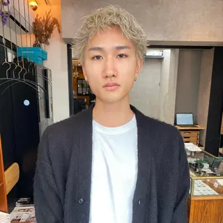 ショート カラー メンズ ダウンパーマ 【sity.ザイク】のヘアスタイル