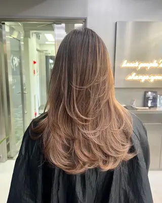 ロング 🫧バレイヤージュ/ ハイトーン/ミズキのヘアスタイル