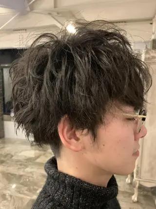 パーマ 山崎 絹人のヘアスタイル