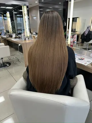 ロング ダブルカラーベージュ カラー/tuburaのヘアスタイル