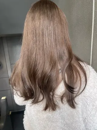 ロング カラー 💓パーマ，💗 レイヤーカットのヘアスタイル