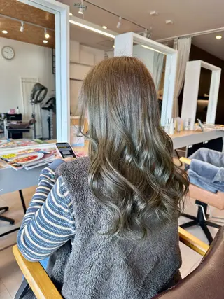 ロング カラー yasuka .のヘアスタイル