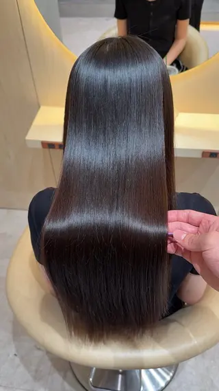 セミロング カラー 縮毛矯正✨🫧 レイヤー川村利幸のヘアスタイル