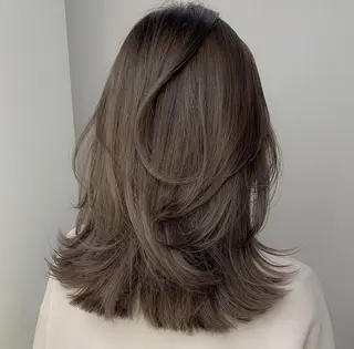 セミロング カラー ミディアムレイヤー 添田晃基のヘアスタイル