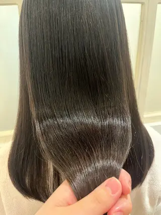 ロング Ayumi/艶カラー /レイヤー/ネイルのヘアスタイル