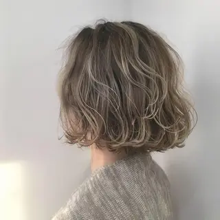 ショート カラー ヘアアレンジ 【公式】amble luxe池袋東口🩷のヘアスタイル