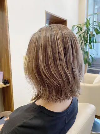 ショート カラー 入江 允のヘアスタイル
